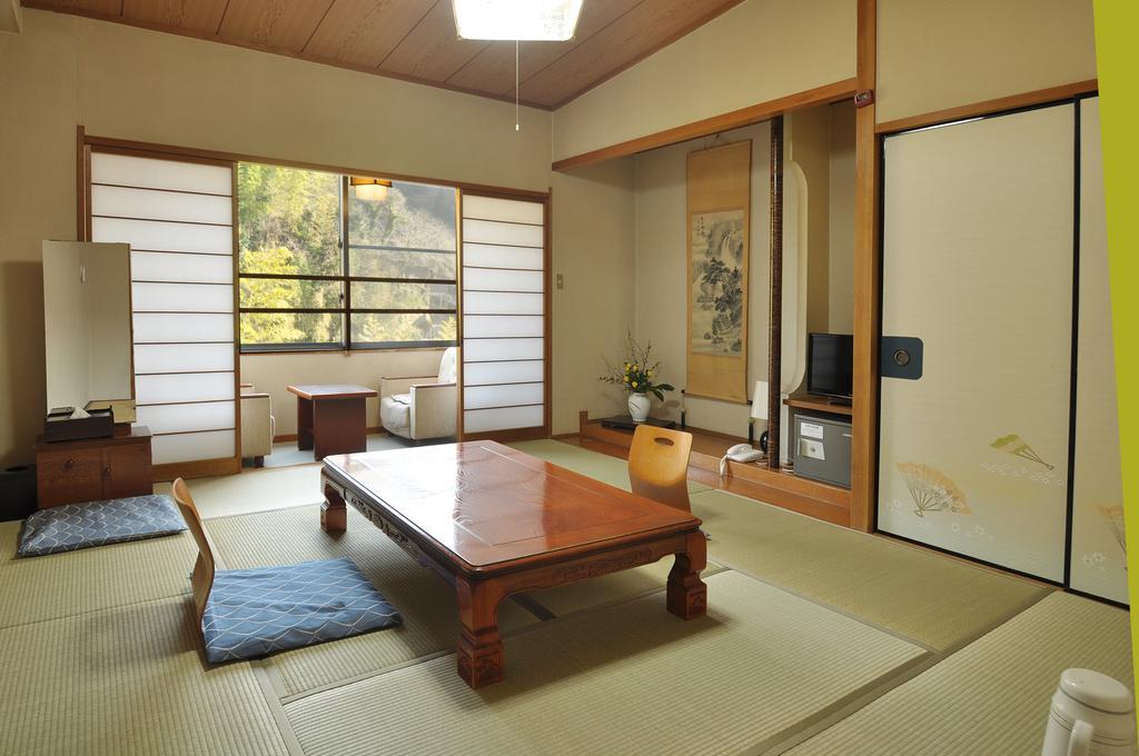 Furuyu Onsen Oogiya Hotel Szaga Kültér fotó